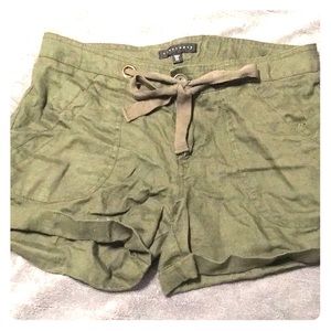 Sanctuary Green Shorts size 28